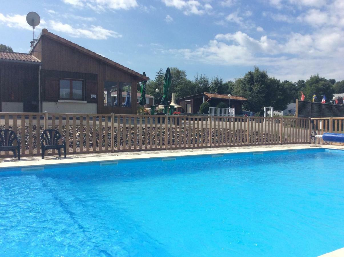 Camping Porte Des Vosges Bulgnéville Exteriér fotografie